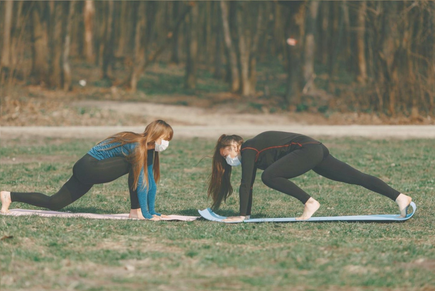 Athlète en phase de récupération active après un WOD compétitif